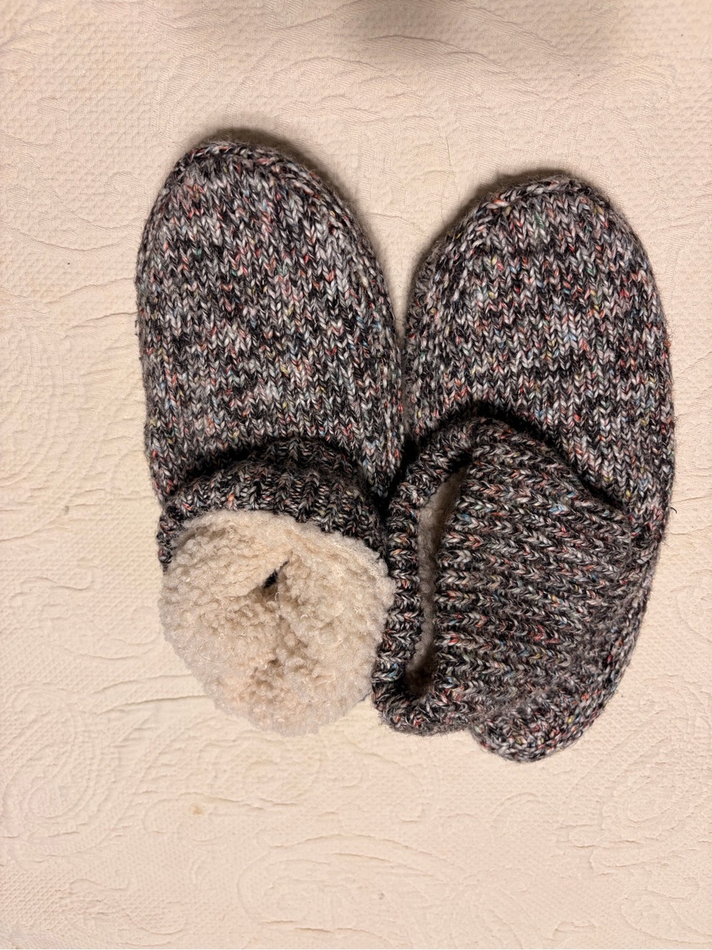 Cozy Knit women’s bombas Slipper Socks in Heather Gray